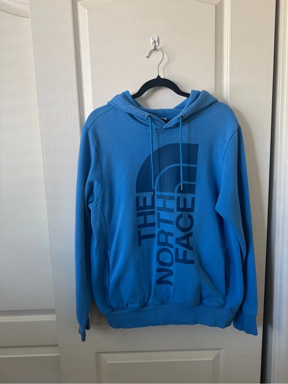 The North Face Blue Graphic Pullover Hoodie Men’s Small